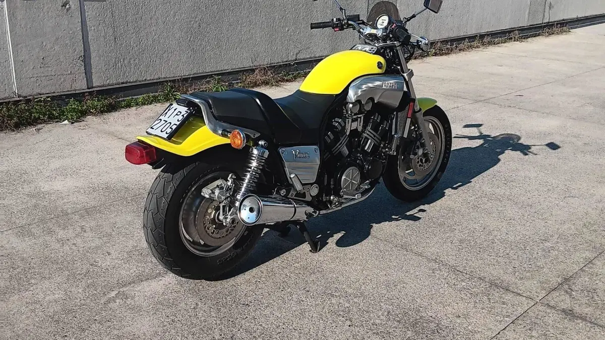 Yamaha V-Max 1200  (6)