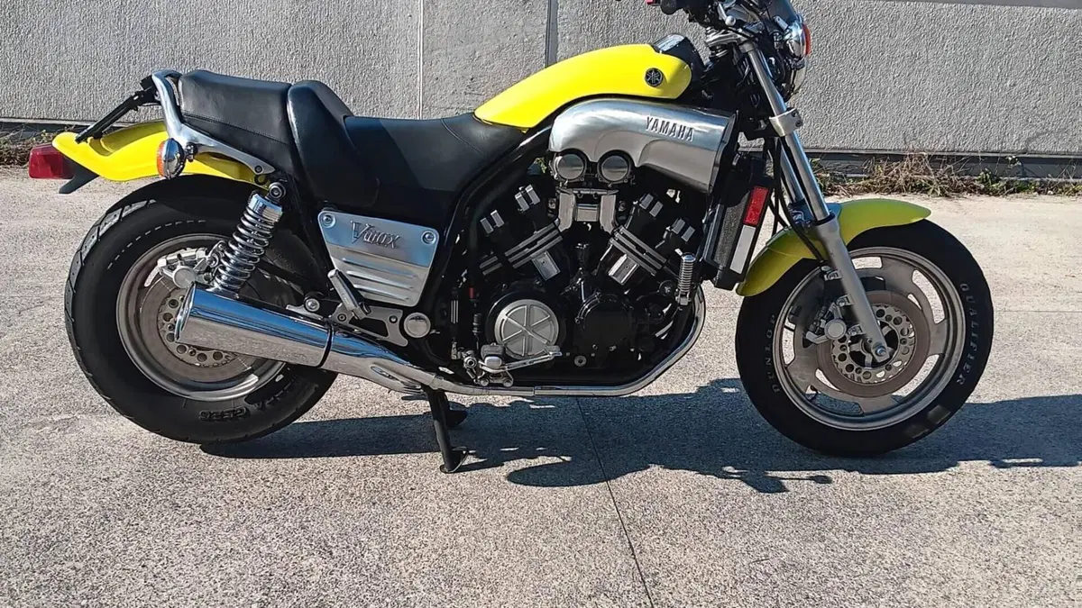 Yamaha V-Max 1200  (7)