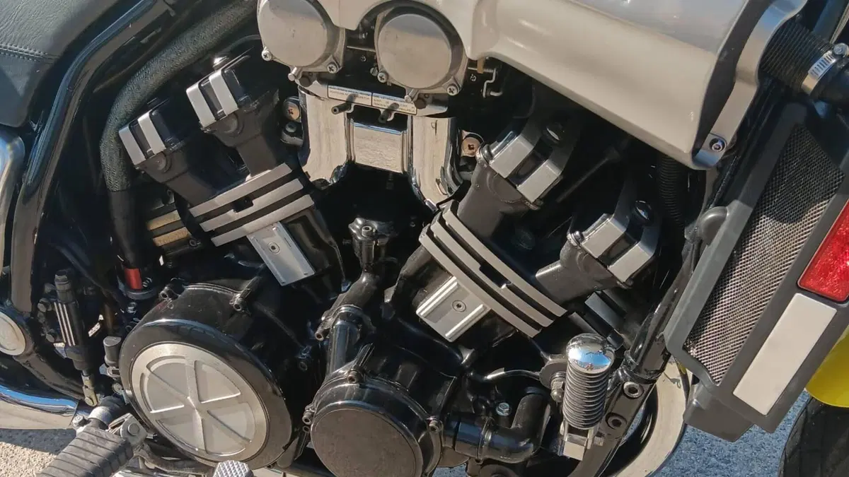 Yamaha V-Max 1200  (10)