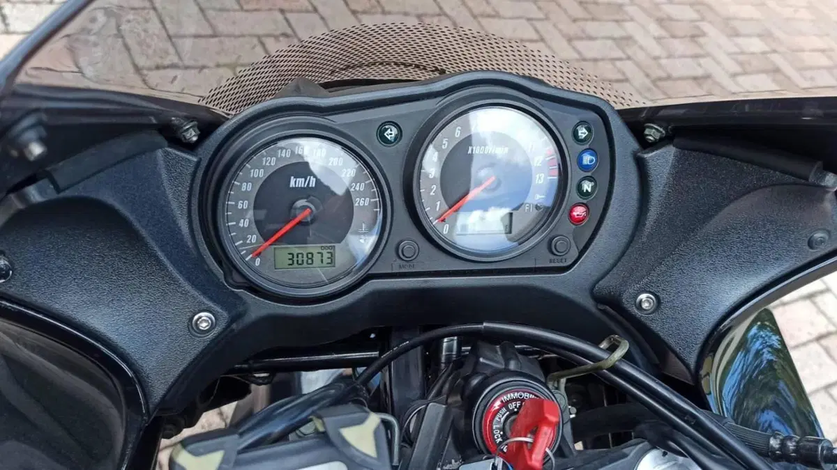 Kawasaki Z 750 S  (5)