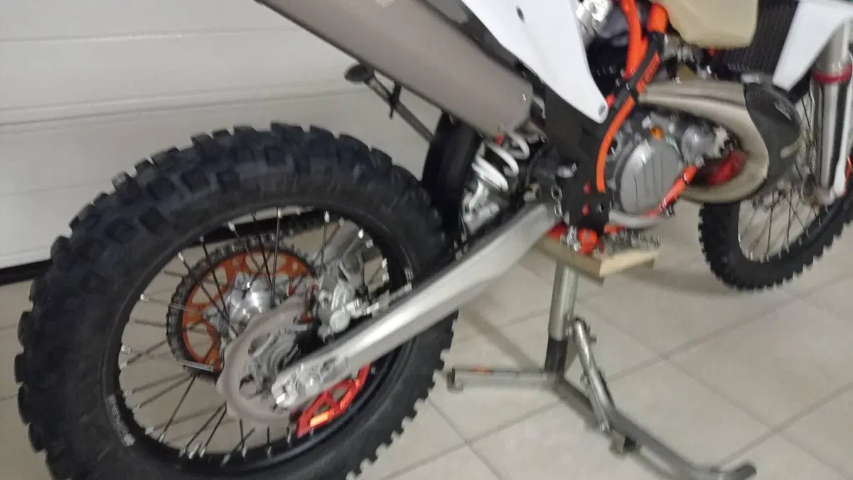 KTM 300 EXC TPI Six Days (2021) 