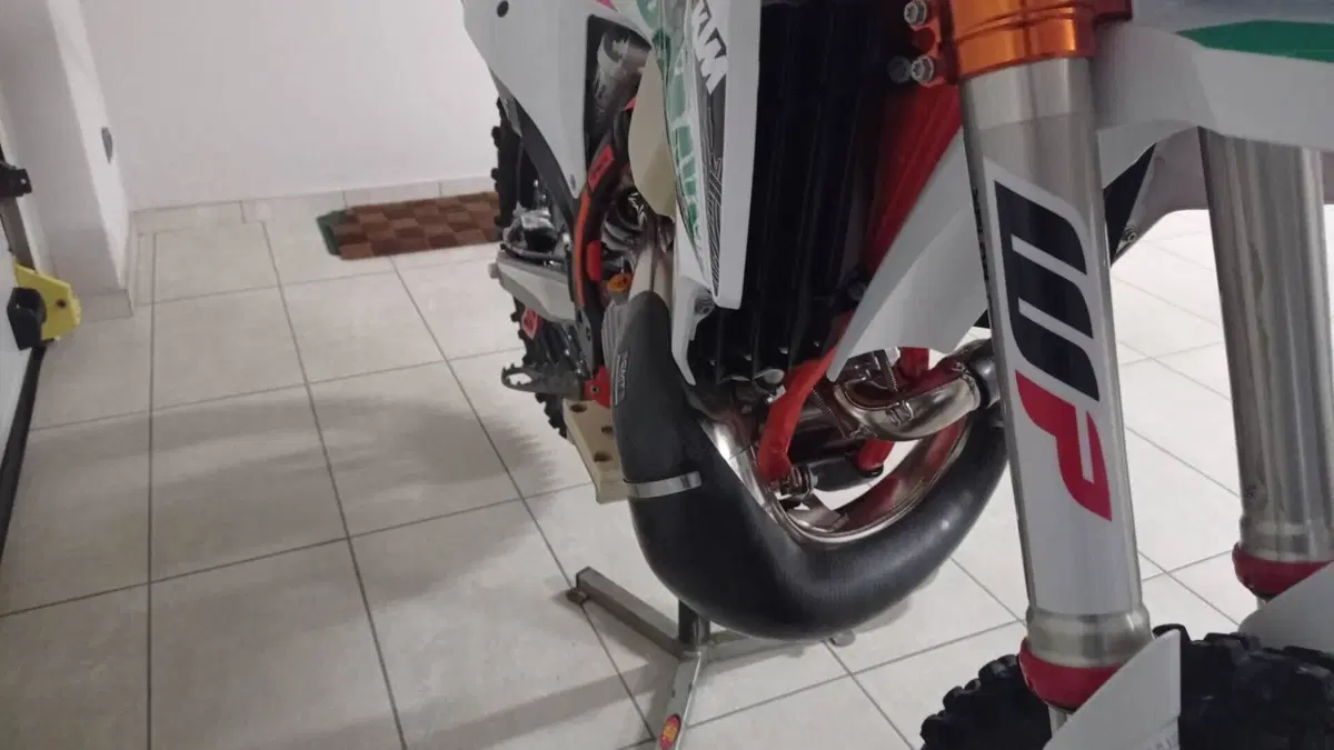 KTM 300 EXC TPI Six Days (2021)  (3)
