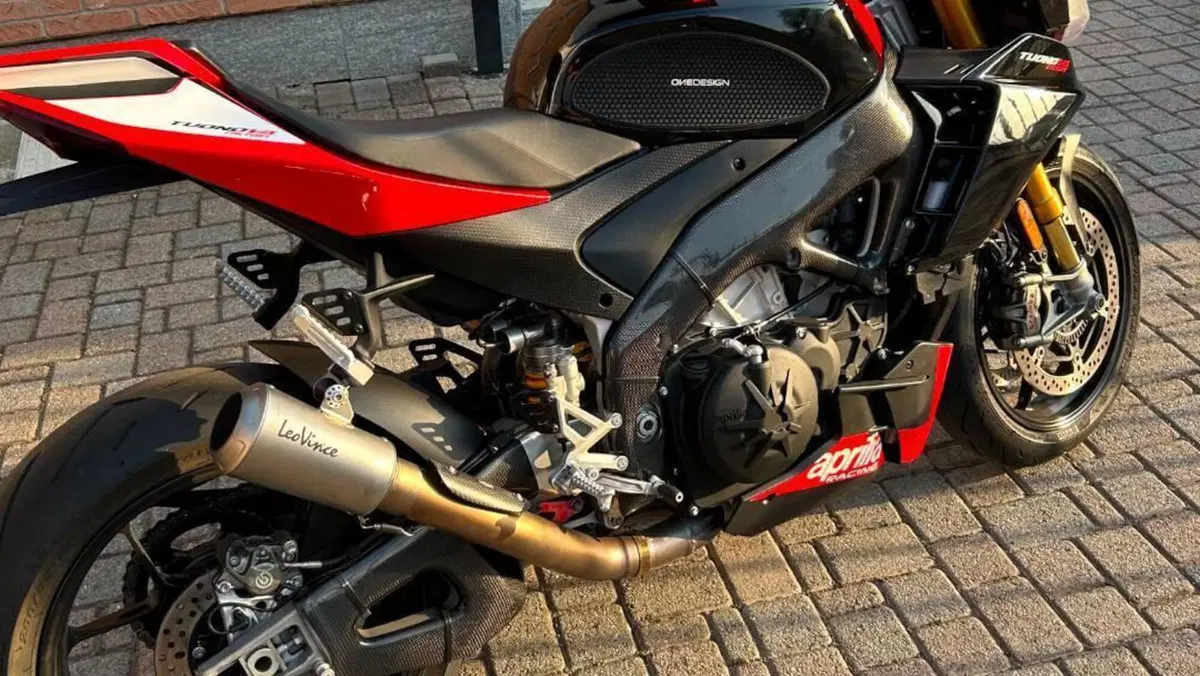 Aprilia Tuono V4 Factory SE-09 SBK (2024)  (6)