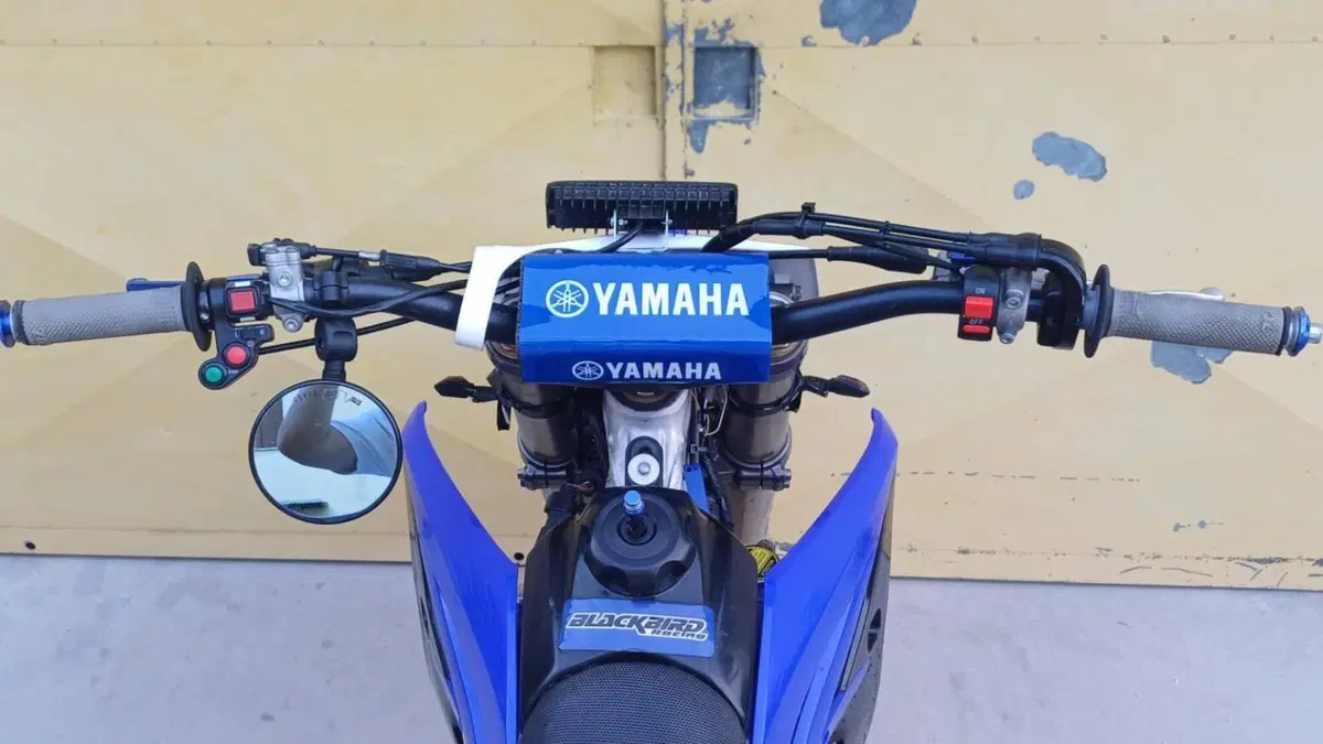 Yamaha YZ 250 F (2010 - 11)  (3)