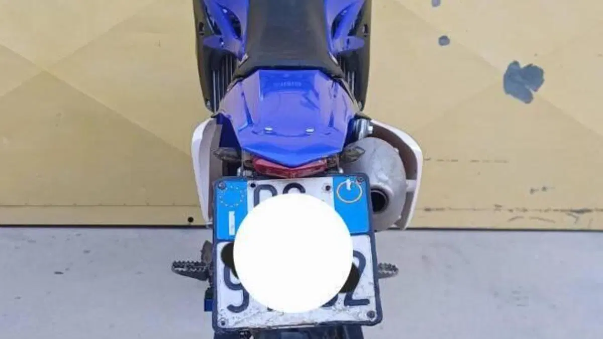 Yamaha YZ 250 F (2010 - 11)  (4)