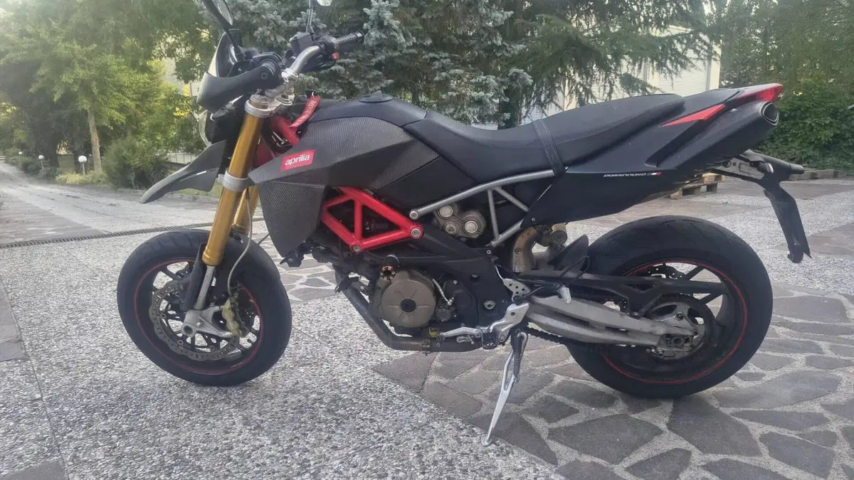 Aprilia Dorsoduro 750 Factory (2010 - 13) 