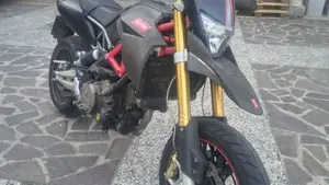 Aprilia Dorsoduro 750 Factory (2010 - 13)  (2)