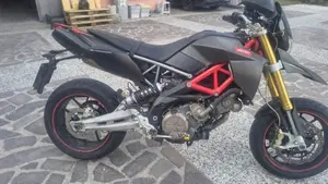 Aprilia Dorsoduro 750 Factory (2010 - 13)  (3)