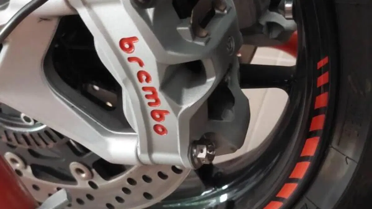 MV Agusta Turismo Veloce 800 (2020)  (2)