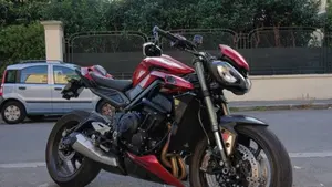 Triumph Street Triple 765 RS (2023 - 26)  (6)