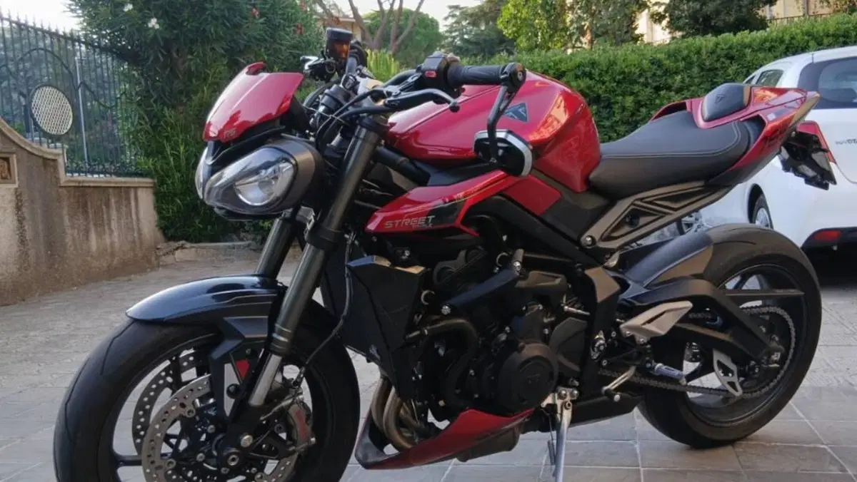 Triumph Street Triple 765 RS (2023 - 26)  (7)
