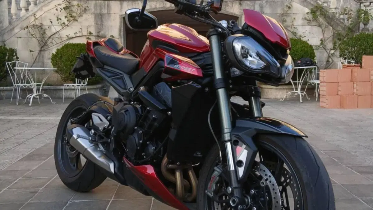 Triumph Street Triple 765 RS (2023 - 26)  (8)