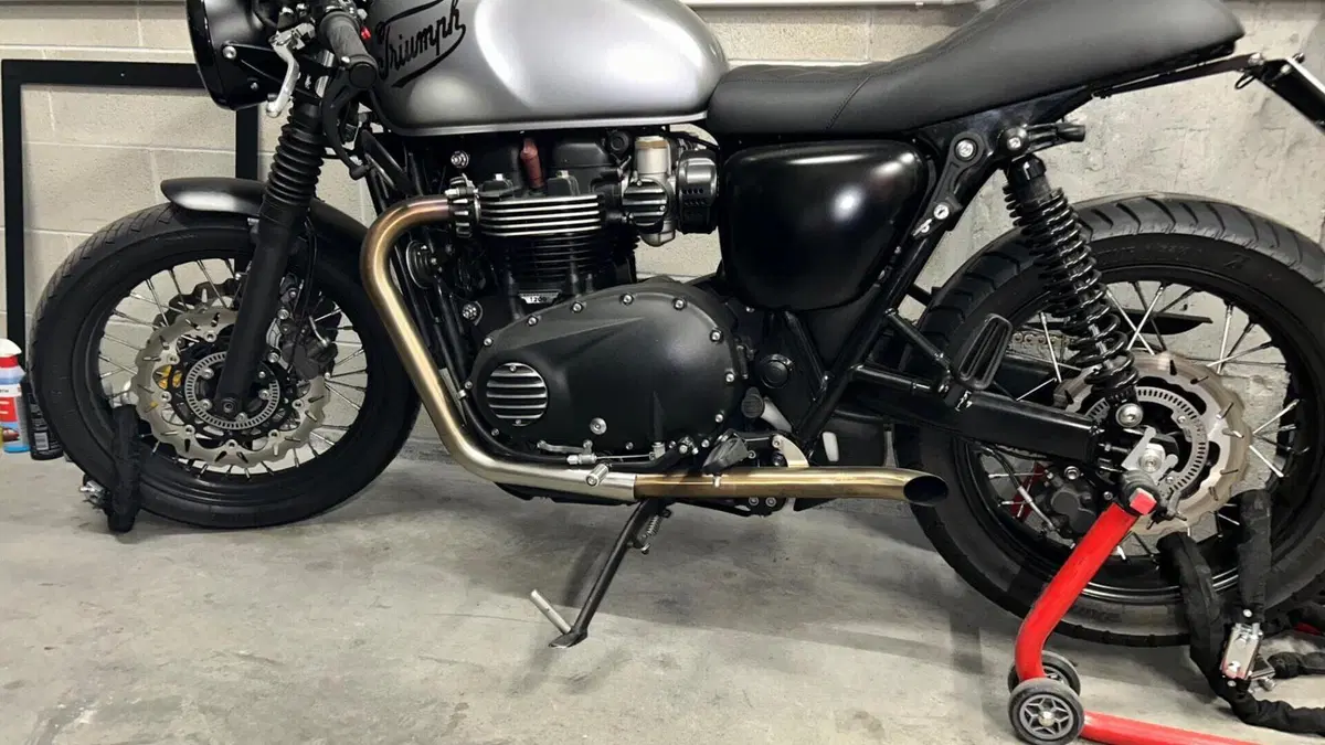 Triumph Bonneville T120 (2016 - 20)  (2)