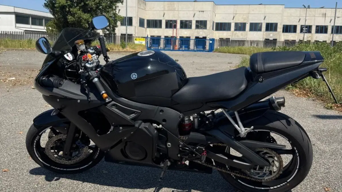 Yamaha YZF R6 (2003 - 04)  (6)