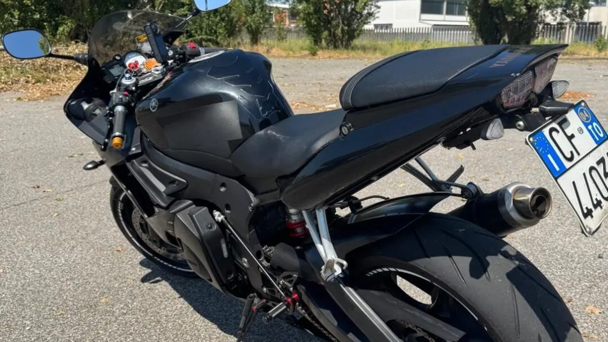 Yamaha YZF R6 (2003 - 04)  (7)