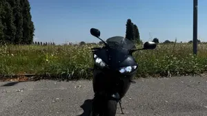 Yamaha YZF R6 (2003 - 04)  (2)