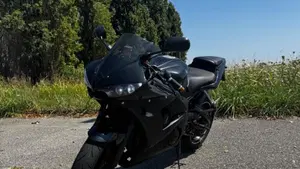 Yamaha YZF R6 (2003 - 04) 