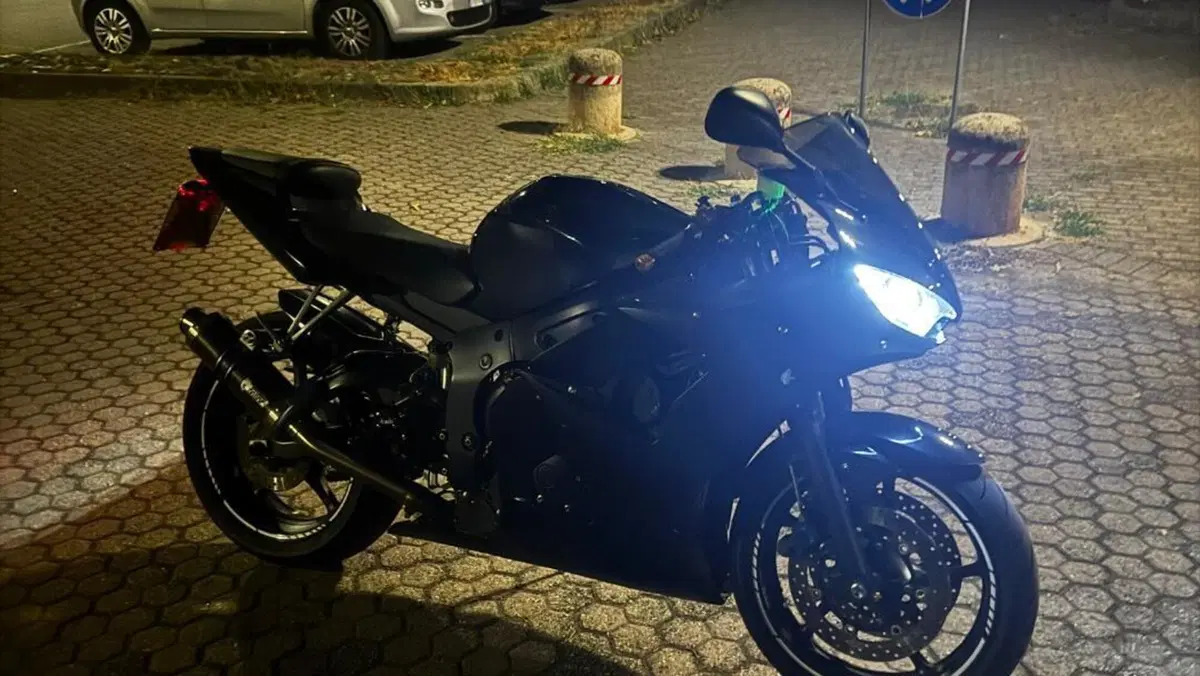 Yamaha YZF R6 (2003 - 04)  (3)