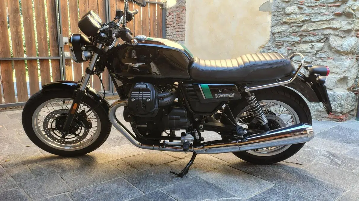 Moto Guzzi V7 III Special (2017 - 20)  (4)