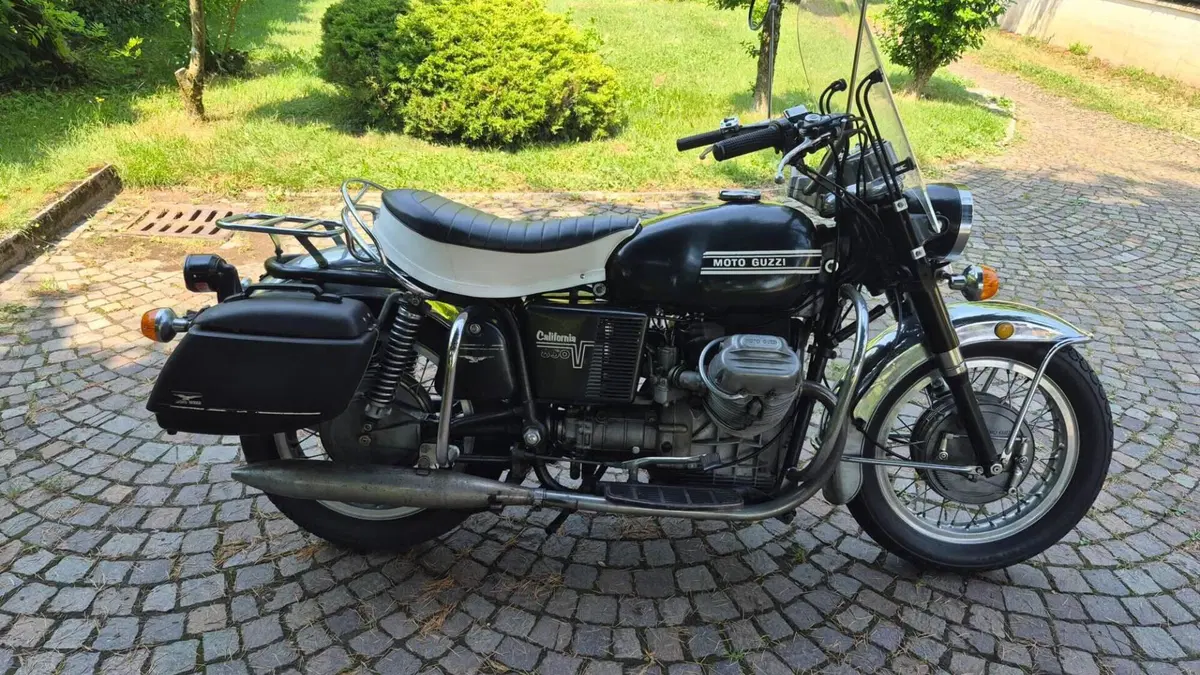 Moto Guzzi   (2)