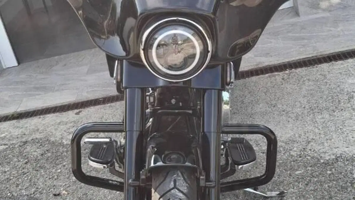 Harley-Davidson 1690 Street Glide (2011 - 13) - FLHX  (4)