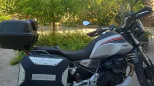 Moto Guzzi V85 TT Travel (2021 - 23)  (5)
