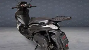 Piaggio Beverly 300 i.e. (2010 - 16)  (4)