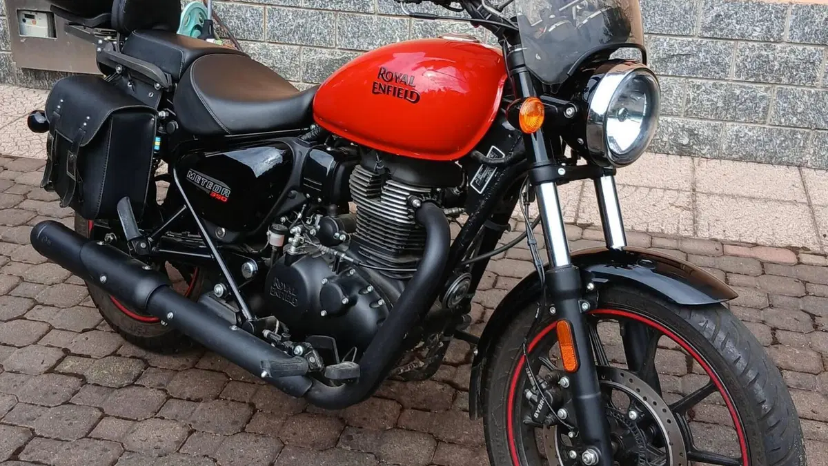 Royal Enfield Meteor 350 (2021 - 26)  (2)