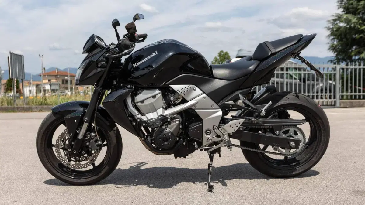Kawasaki Z 750 (2007 - 14)  (2)