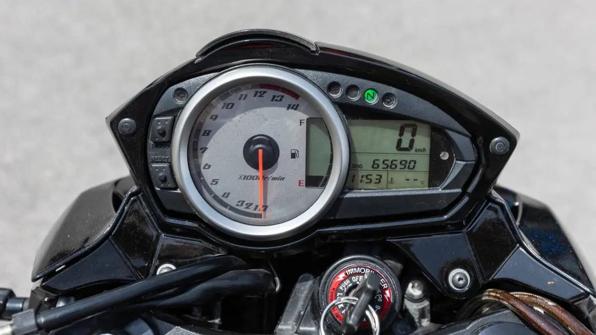 Kawasaki Z 750 (2007 - 14)  (7)