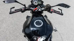 Kawasaki Z 750 (2007 - 14)  (8)