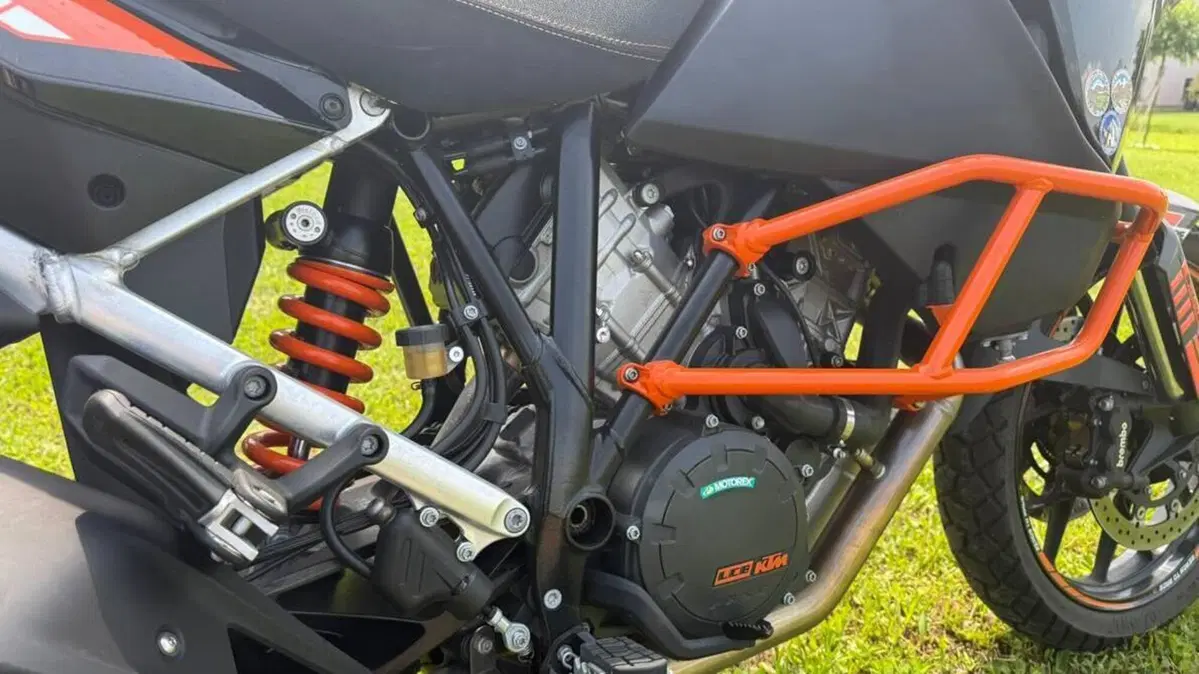 KTM 1050 Adventure (2015 - 16)  (2)