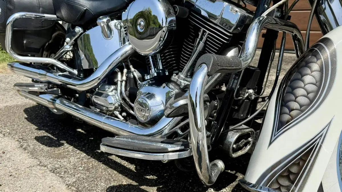 Harley-Davidson 1690 Deluxe ABS (2011 - 16) - FLSTN  (4)