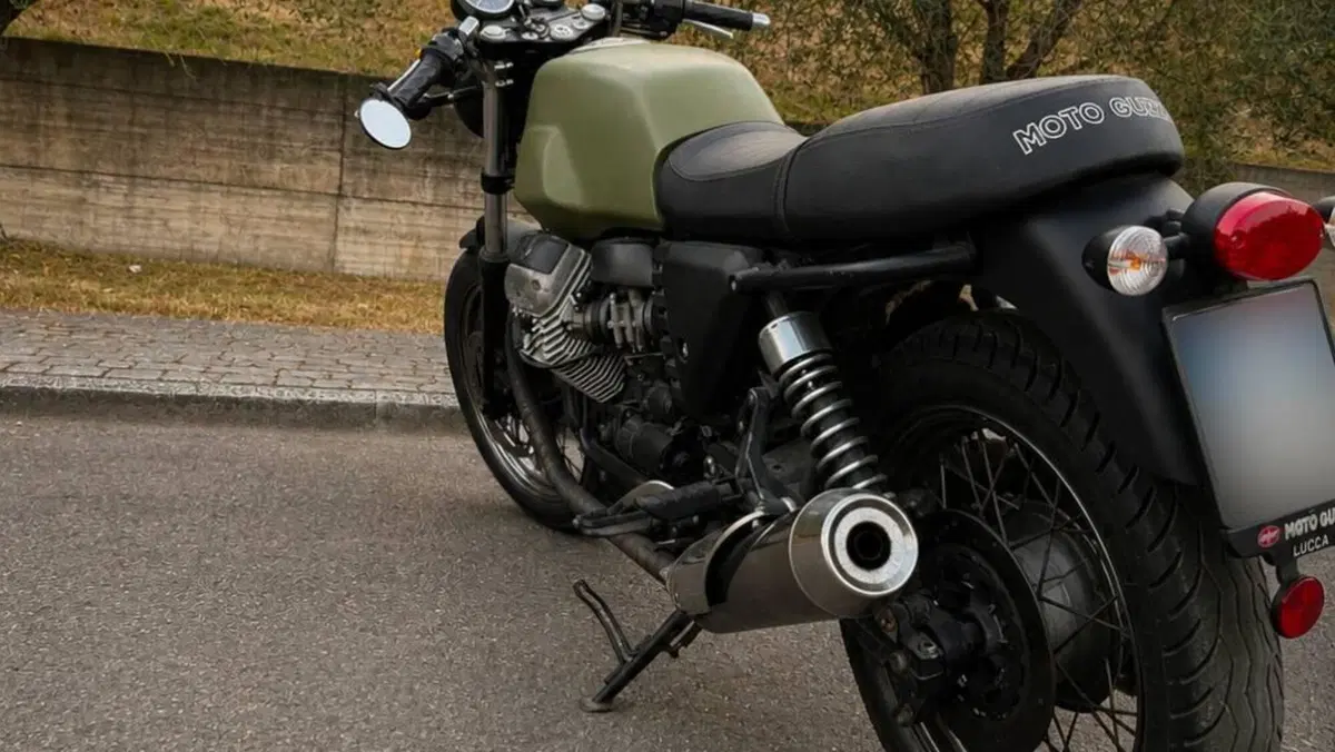 Moto Guzzi V7 Cafè Classic (2009 - 12)  (6)