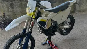 Husqvarna FE 250 (2025) 