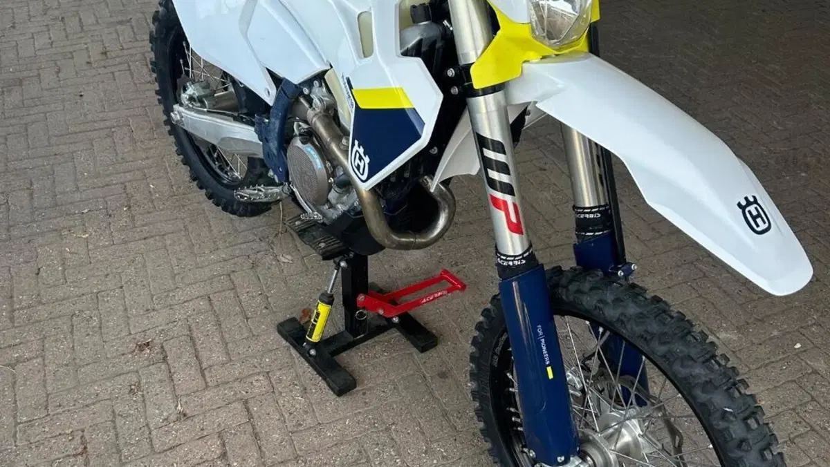 Husqvarna FE 250 (2025)  (2)