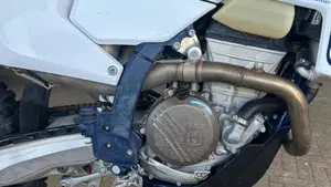 Husqvarna FE 250 (2025)  (8)