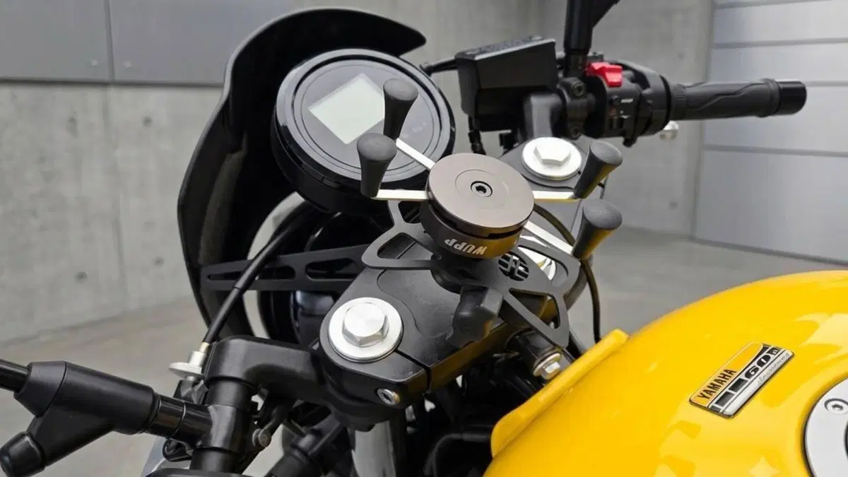 Yamaha XV 950 ABS Racer 60th Anniversary (2015 - 17)  (5)