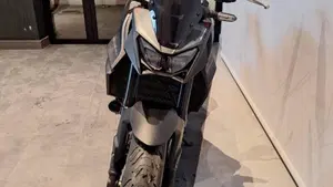 Honda CB 750 Hornet (2025)  (5)