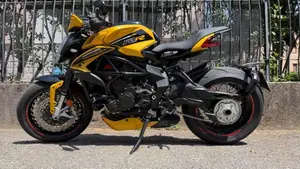MV Agusta Dragster 800 RC SCS (2022 - 25)  (3)