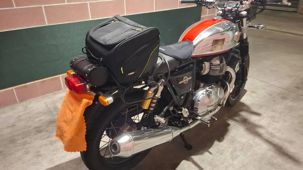 Royal Enfield Interceptor 650 (2021 - 26)  (4)