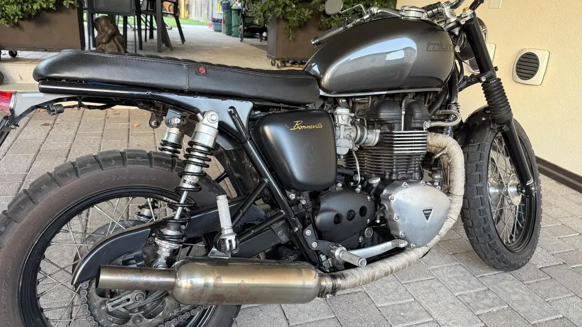 Triumph Bonneville (2007 - 16)  (10)