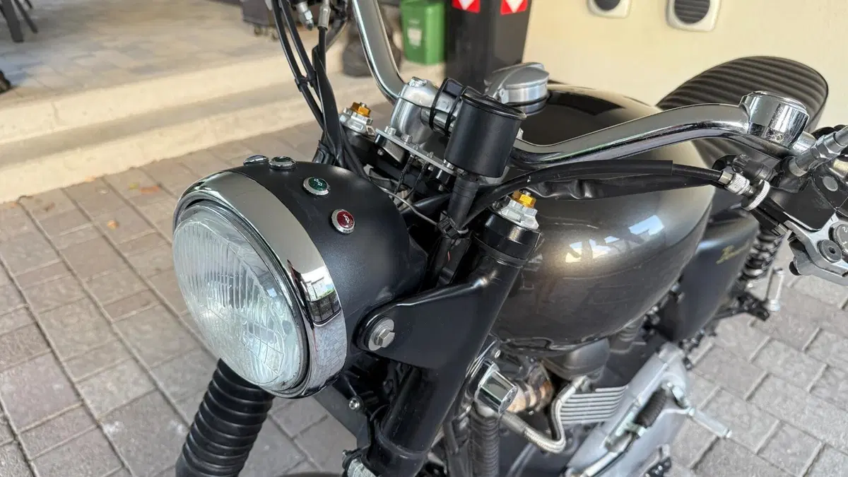 Triumph Bonneville (2007 - 16)  (16)