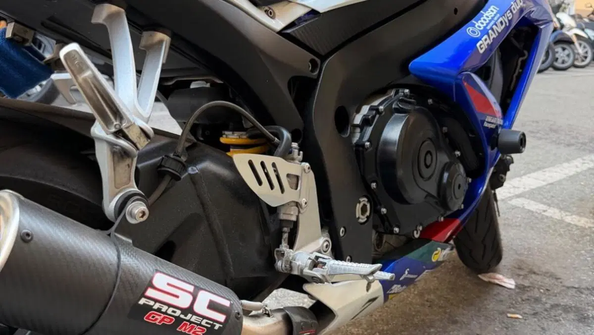 Suzuki GSX R 750 (2008 - 10)  (5)