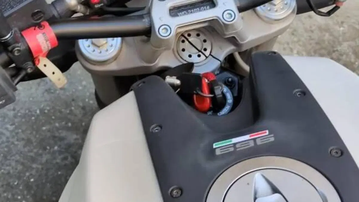 Ducati Monster 696 Plus (2007 - 14)  (4)