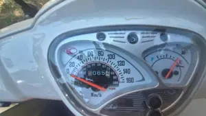 Kymco Like 200i (2009 - 17)  (2)
