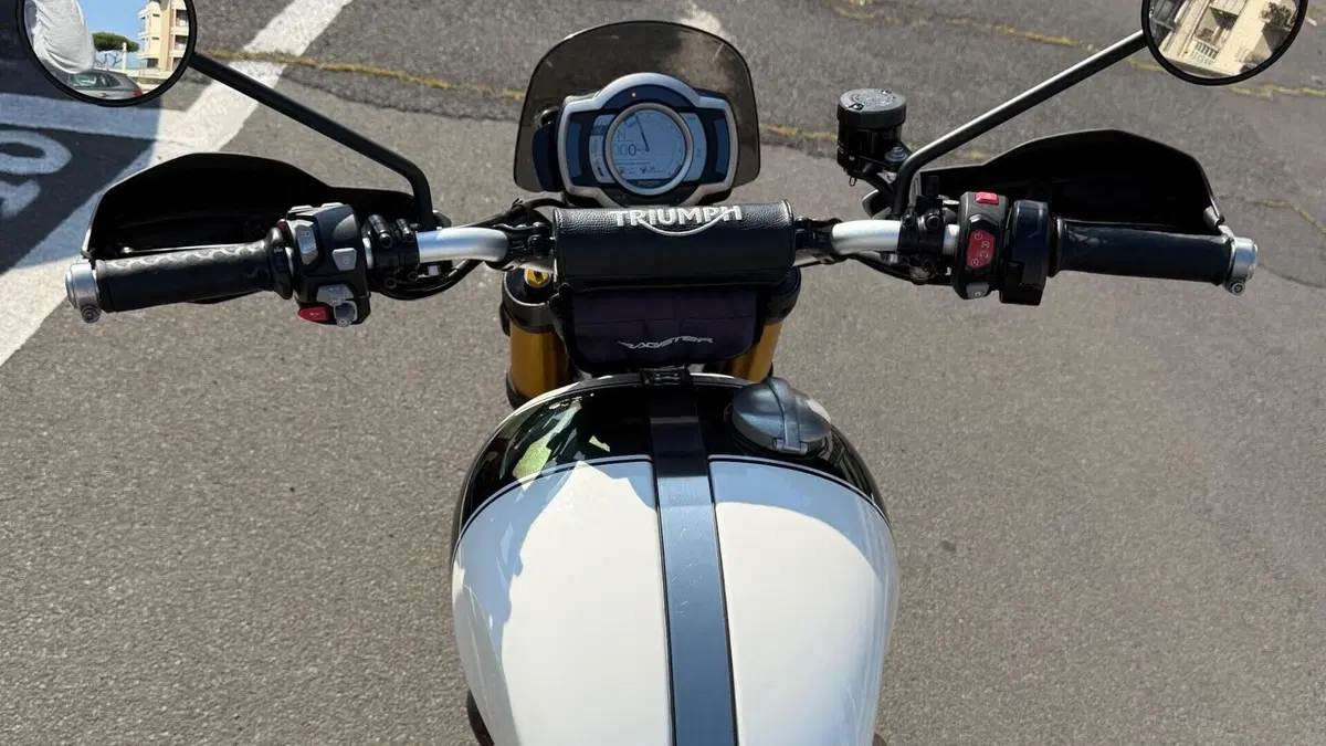 Triumph Scrambler 1200 XE (2019 - 20)  (2)
