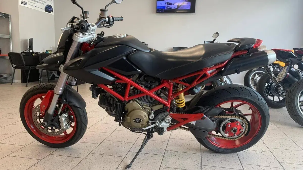 Ducati Hypermotard 1100 (2007 - 09)  (2)