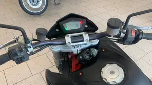 Ducati Hypermotard 1100 (2007 - 09)  (10)