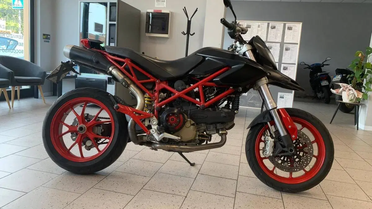 Ducati Hypermotard 1100 (2007 - 09)  (6)